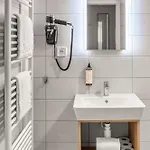 Theatre 9 By Adrez Apartman *